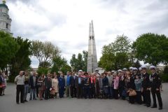 Коммунисты Астрахани возложили цветы и венки к мемориалам воинской славы Коммунисты Астрахани возложили цветы и венки к мемориалам воинской славы