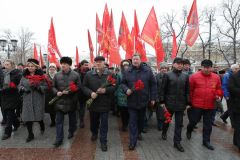 «Русская правда сильней их наглости». Г.А. Зюганов возложил цветы у Кремлевской стены в связи с 75-летием Победы в Сталинградской битве