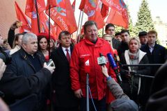 В День космонавтики коммунисты возложили цветы к могилам С.П. Королева и Ю.А. Гагарина у Кремлевской стеныК