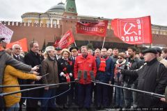 Коммунисты возложили цветы к Мавзолею В.И. Ленина